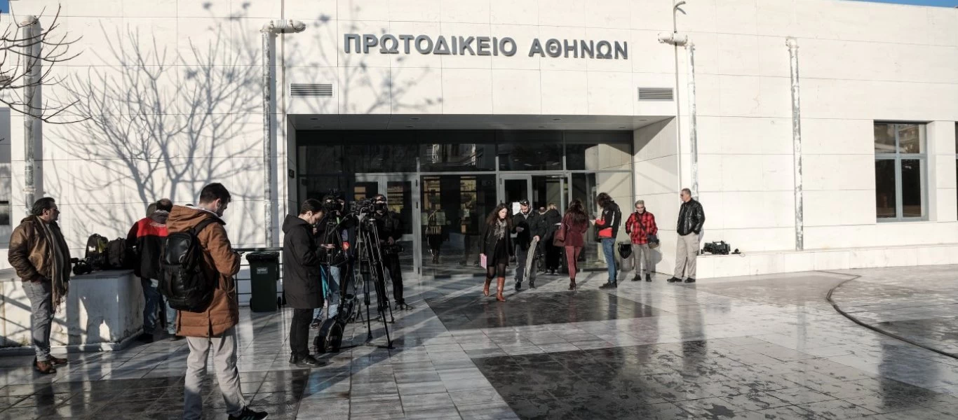 Δίκη Ε.Τοπαλούδη: Καταγγελίες για ακατάλληλες συνθήκες στην αίθουσα ενόψει κορωνοϊού (φώτο)